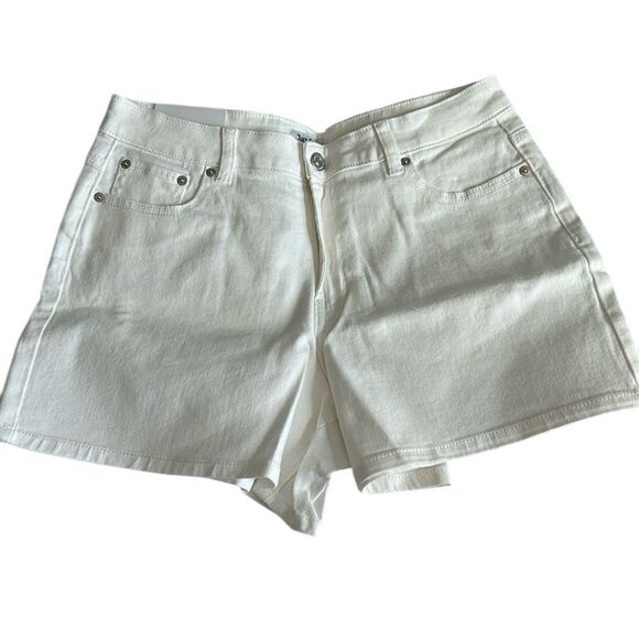 Juicy Couture White Denim Jean shorts, Size 10, 4” inseam, NWT - Picture 1 of 7